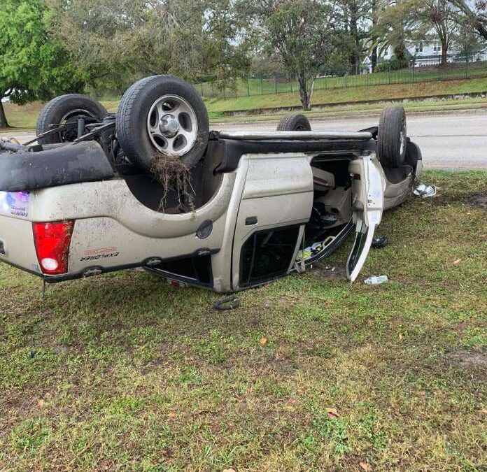 Rollerover Crash on Cypress Gardens Blvd Causing Traffic Delays